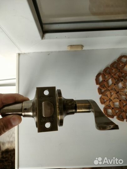 Дверная ручка латунь