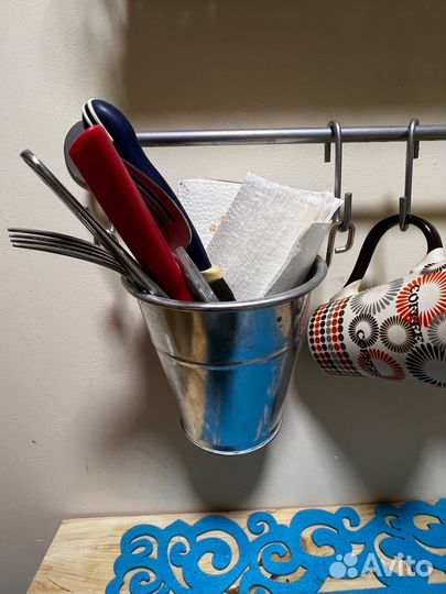 Рейлинг икея с корзиной, ведерком на крючках
