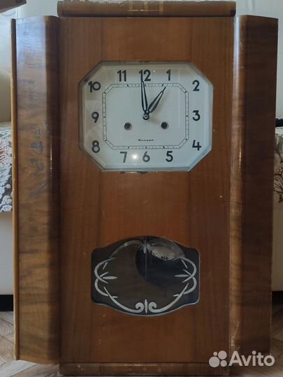 Часы Янтарь настенные с маятником СССР деревянные