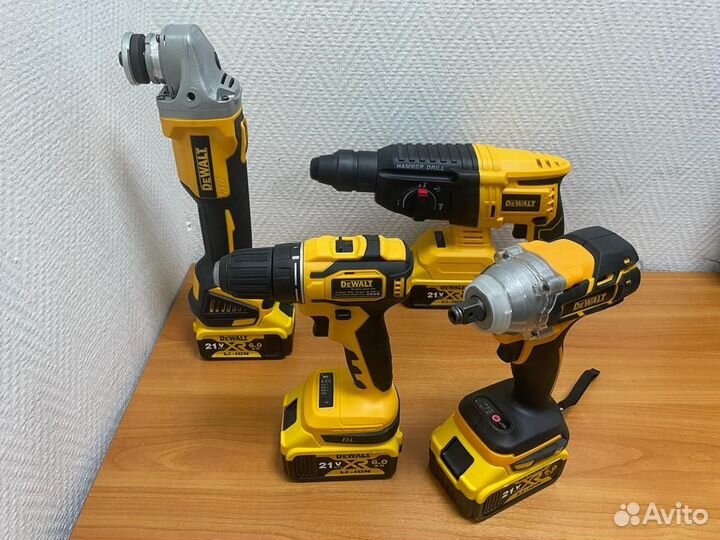 Набор инструментов 4в1 аккумуляторный dewalt