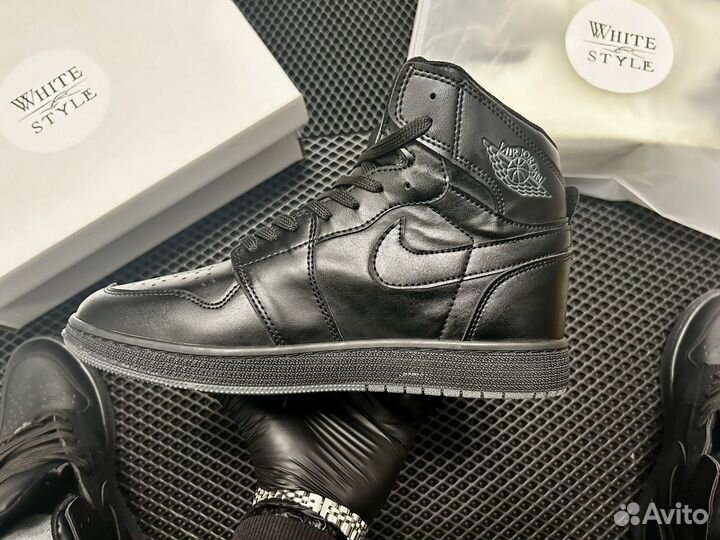 Кроссовки Nike Air Jordan 1 Mid (Black)