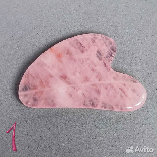 Скребок Гуаша из натурального камня розовый кварц