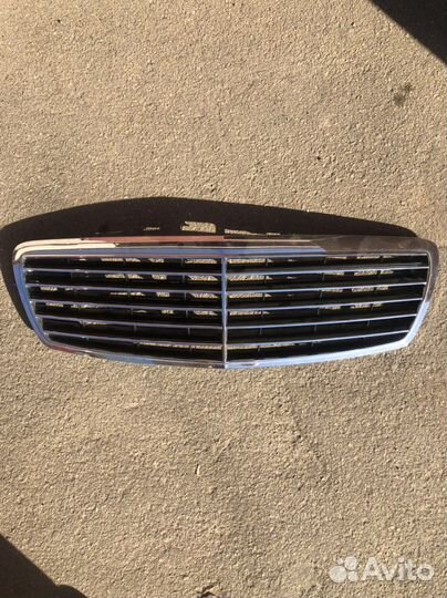 Решетка радиатора Mercedes w211 (02-06 г.в.)