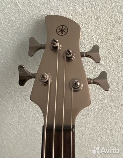 Бас-гитара Yamaha trbx304