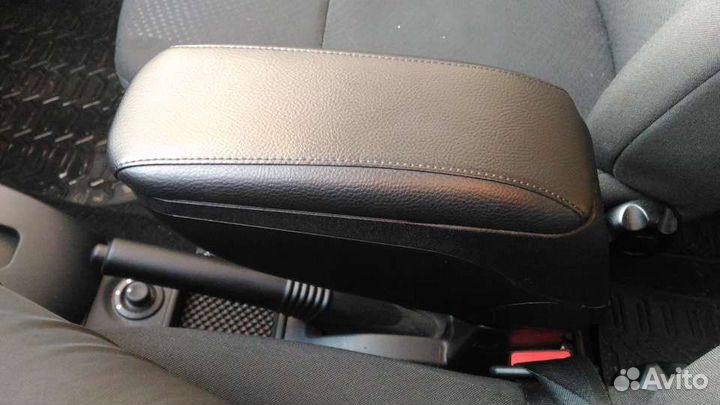 Подлокотник