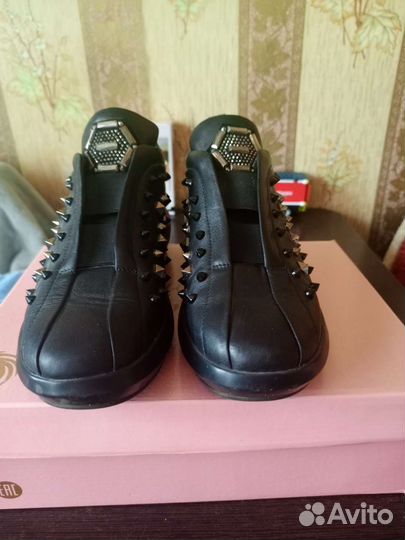 Кросовки женские натуральнаяи кожа 37 размер