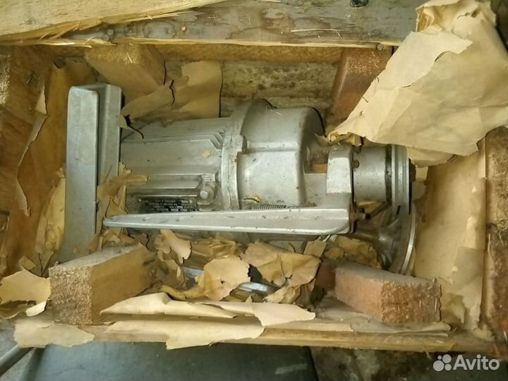 Двигатель для швейной машины с приводом СССР