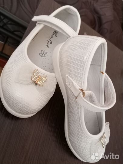 Обувь нарядная для девочек 28 и 30 размер