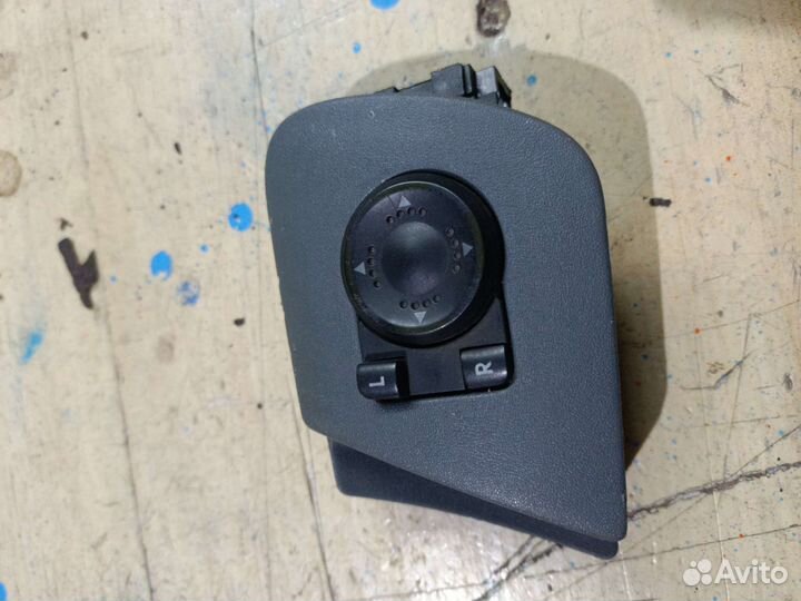 Блок управления зеркалами Skoda Octavia A4