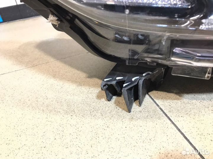 Фара правая Mitsubishi Outlander GF