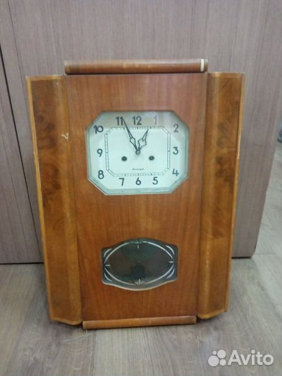 Часы настенные с боем Янтарь