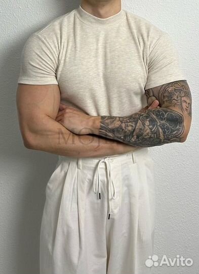 Футболка с высоким горлом old money