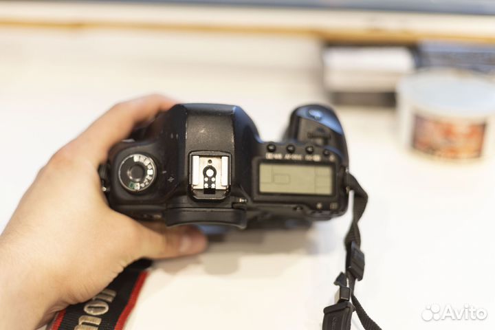 Canon 5D mark ii + 4 акк и +зарядка USB +карта пам