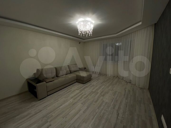 2-к. квартира, 66 м², 13/13 эт.