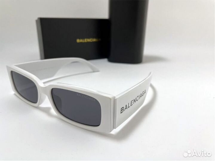 Солнечные очки Balenciaga