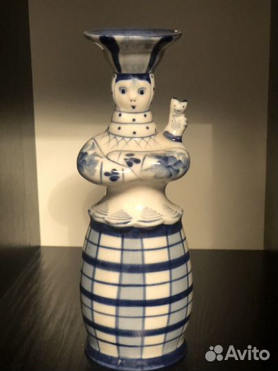 Гжель-Подсвечник; девушка с котом