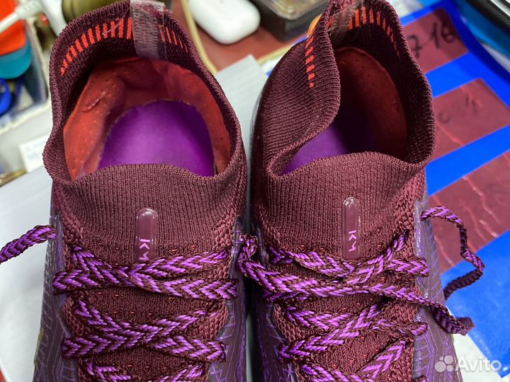 Детские футбольные бутсы