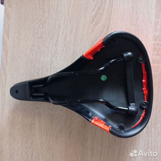 Седло (сиденье) для велосипеда