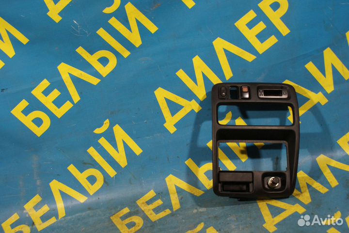 Рамка магнитолы Mazda 323F BA