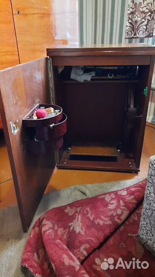 Швейная машинка ножная в рабочем состоянии