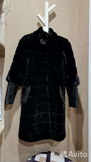 Шуба из мутона с норкой