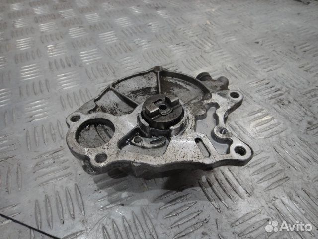 Насос вакуумный Amarok (10-16) /Crafter (06-16) 2