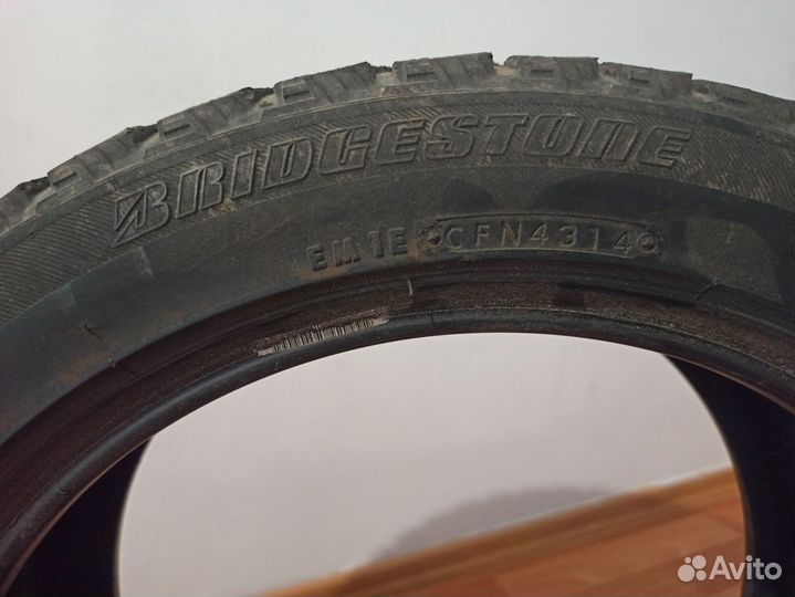 Bridgestone Blizzak Revo1 215/45 R16