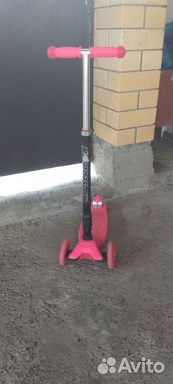 Самокат для девочки светящийся