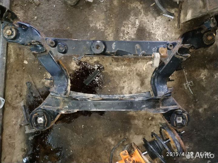 Балка задняя для Mercedes Benz W203 2000-2006