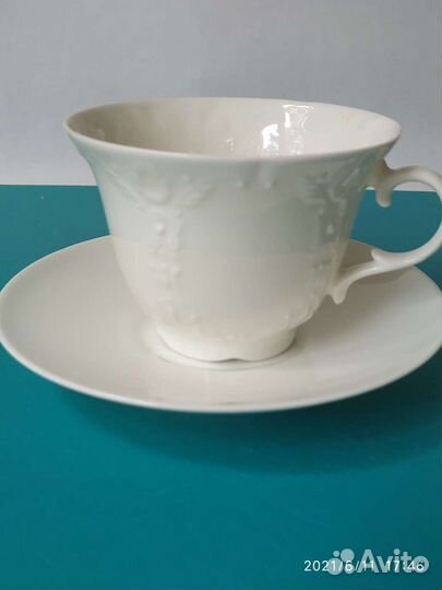 Чашки с блюдцами