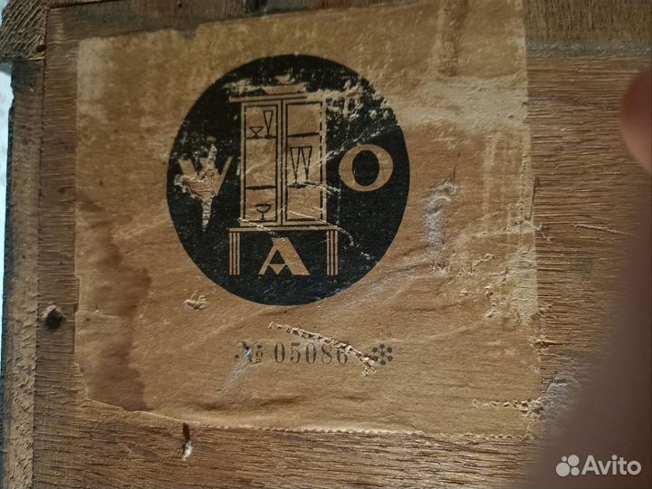 Шкаф сервант бу для любителей антиквариата