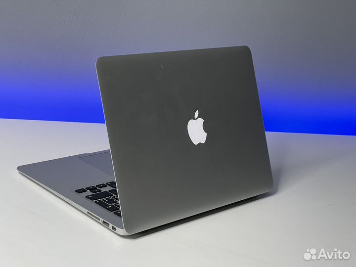 MacBook Air 13 2017 Core i5 8g озу SSD256g