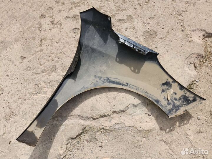 Крыло переднее левое чёрное Peugeot 207