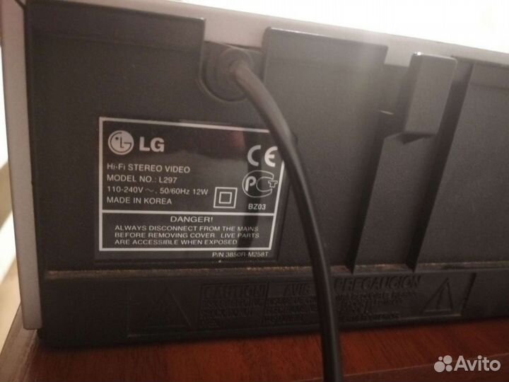 Видеомагнитофон LG L297