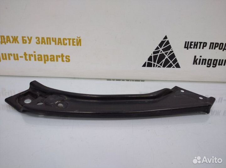 Кронштейн фары правый Volkswagen Polo 6 CK4