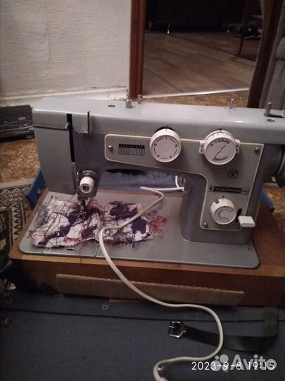 Швейная машинка Подольск 142