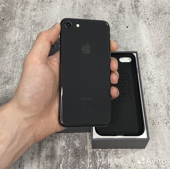 iPhone 8 на 64Gb Black