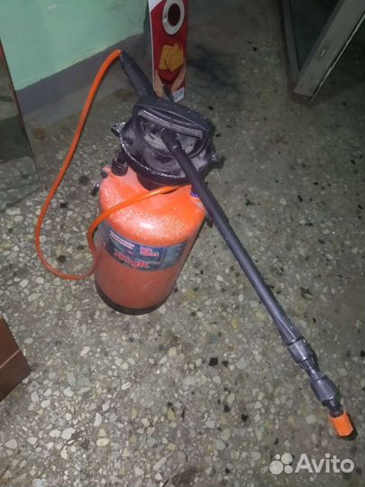 Баллон опрыскиватель жук