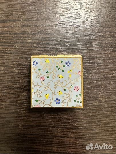 Пудреница, латунь, эмаль, Европа, 20 век