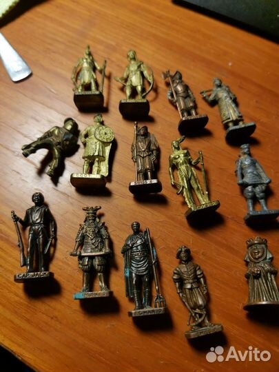 Игрушки киндер сюрприз. Металлические солдатики. 9