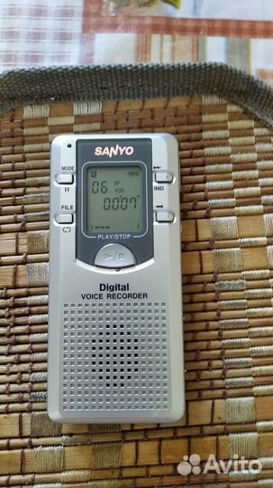 Диктофон sanyo
