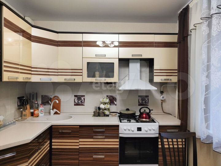 2-к. квартира, 51 м², 8/10 эт.