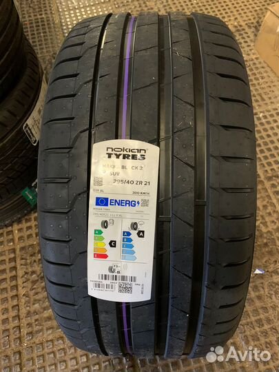 Nokian Tyres Hakka Black 2 SUV 295/40 R21 111Y