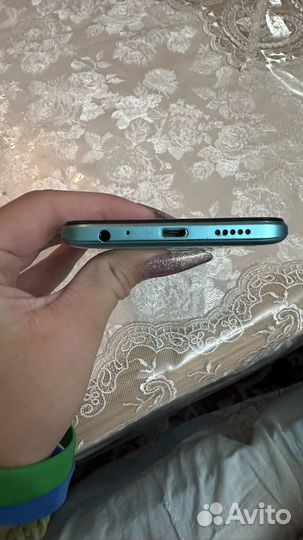 Телефон tecno spark 8C