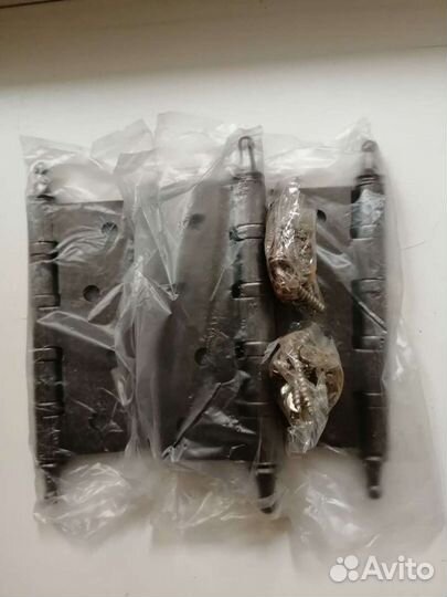 Петли для дверей