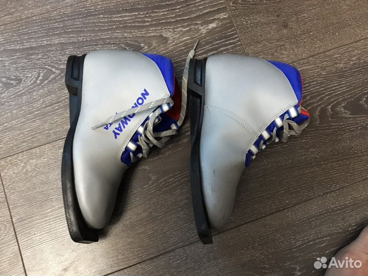 Лыжные ботинки