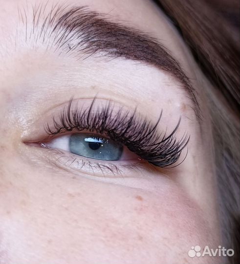 Наращивание ресниц в салоне