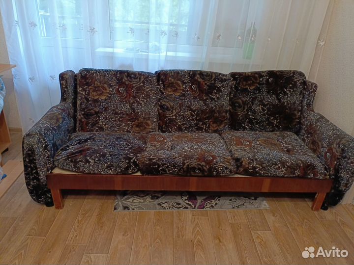 Стол письменный + диван