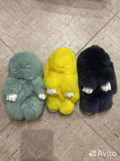 Пушистые зайчики игрушка (брелок)