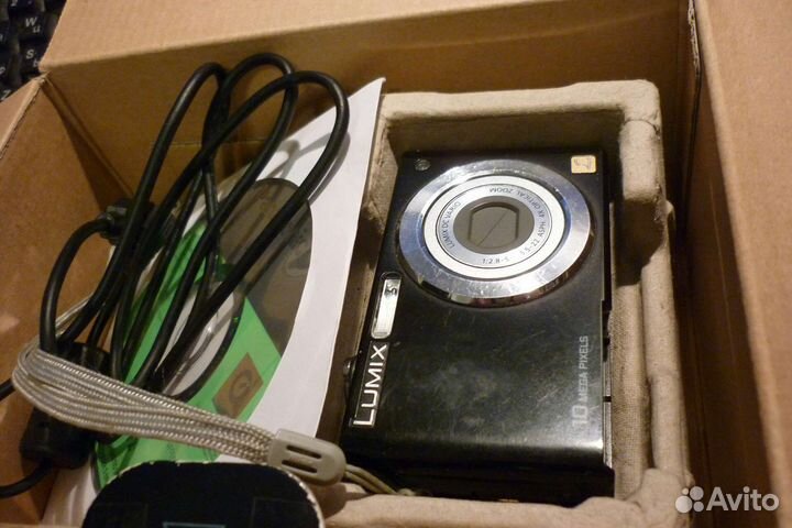 Компактный цифровой фотоаппарат